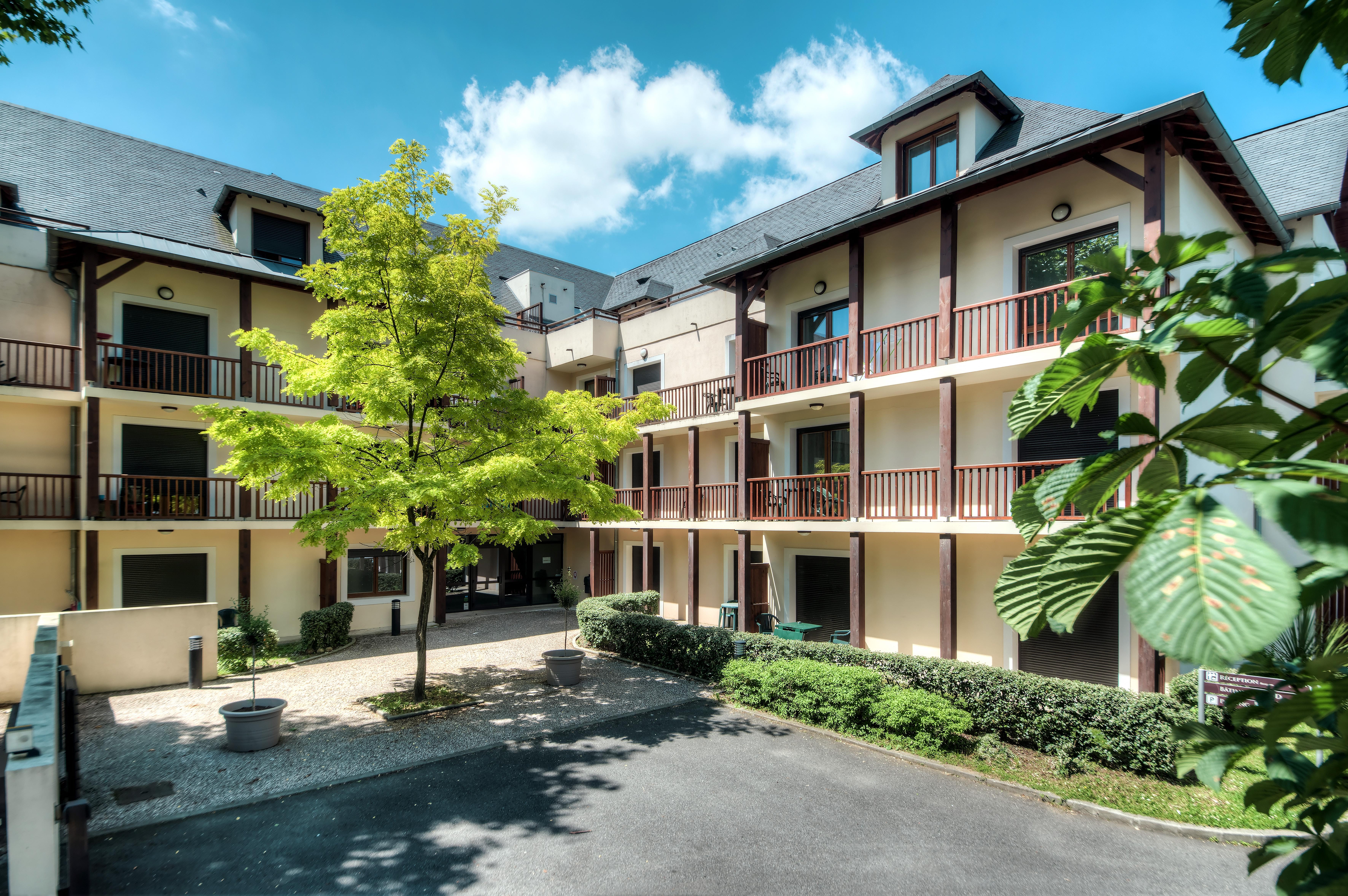 Comfort Aparthotel Lourdes L'Acacia Exterior photo