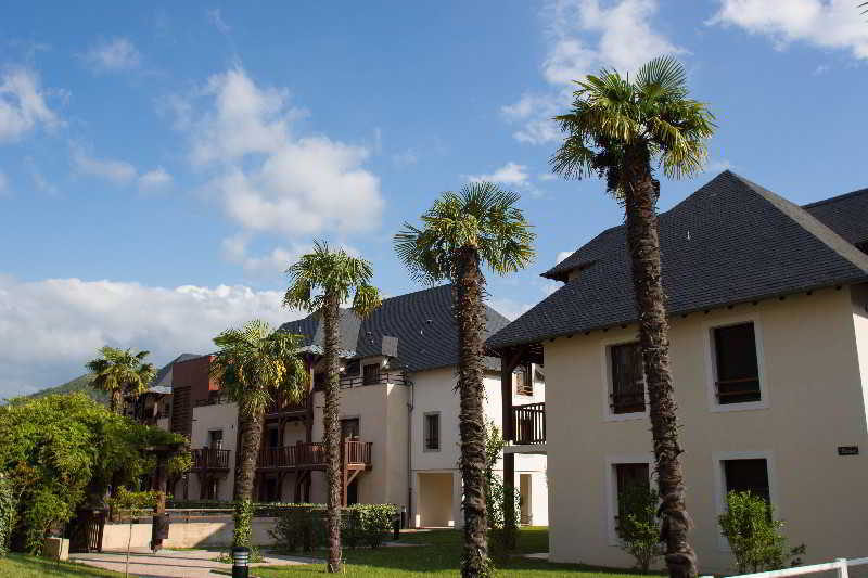 Comfort Aparthotel Lourdes L'Acacia Exterior photo